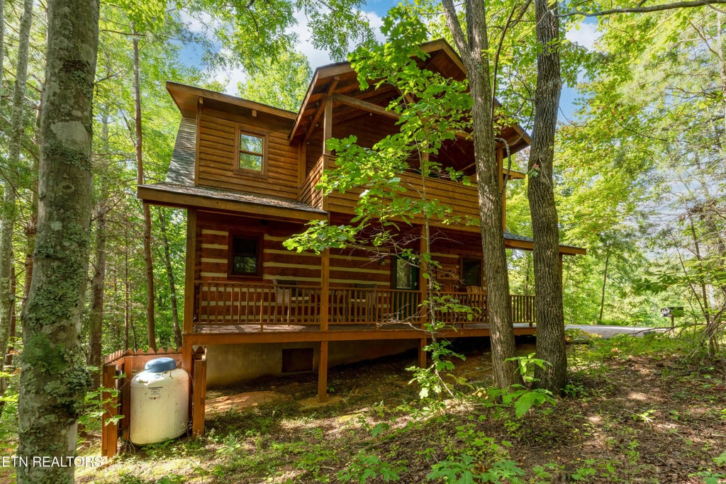 560 Thissa Way, Gatlinburg