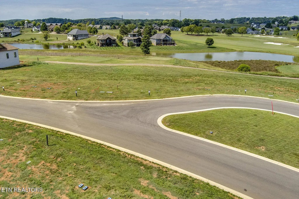 497 Black Bear Circle, Loudon