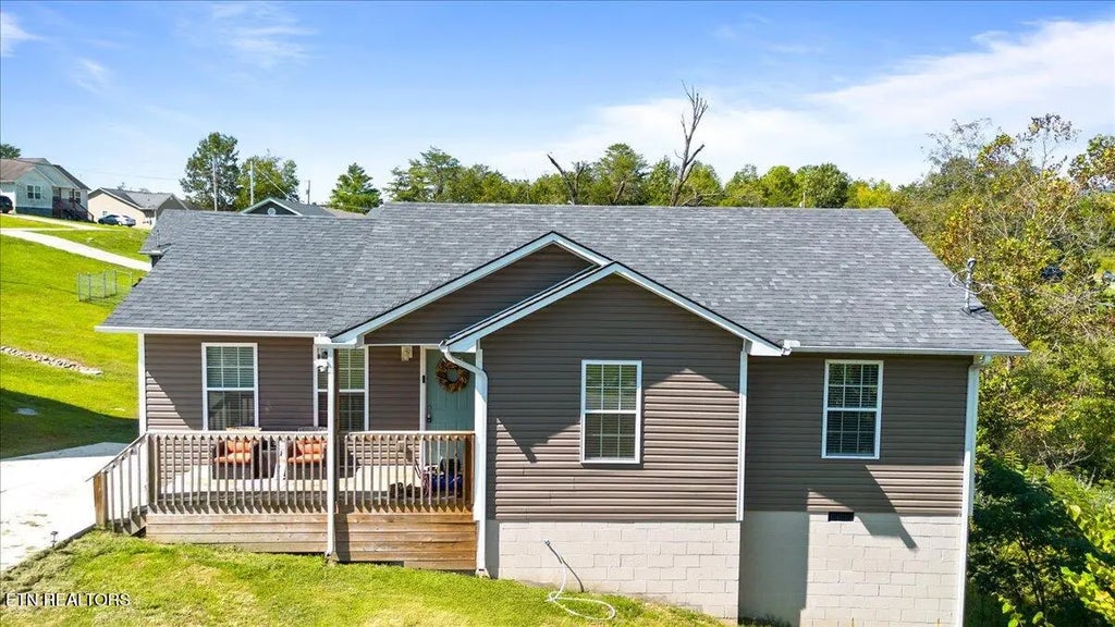 236 Sandy Hill Rd, LaFollette