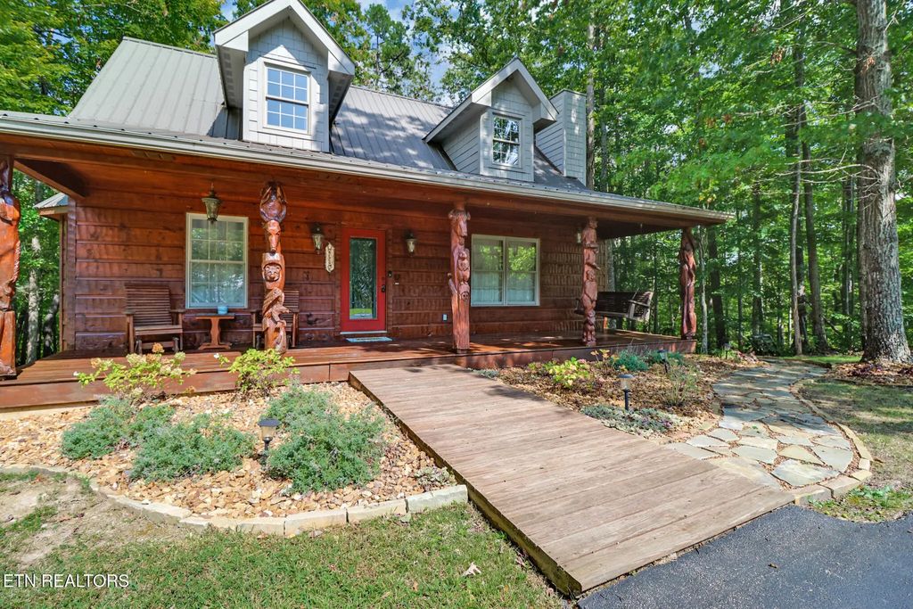 1150 Grandview Way, Jamestown