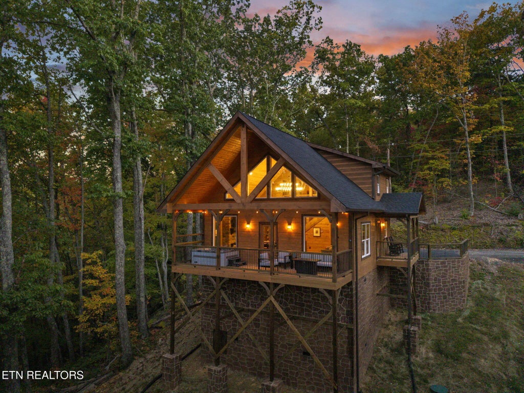 2420 Old Barn Circle, Sevierville