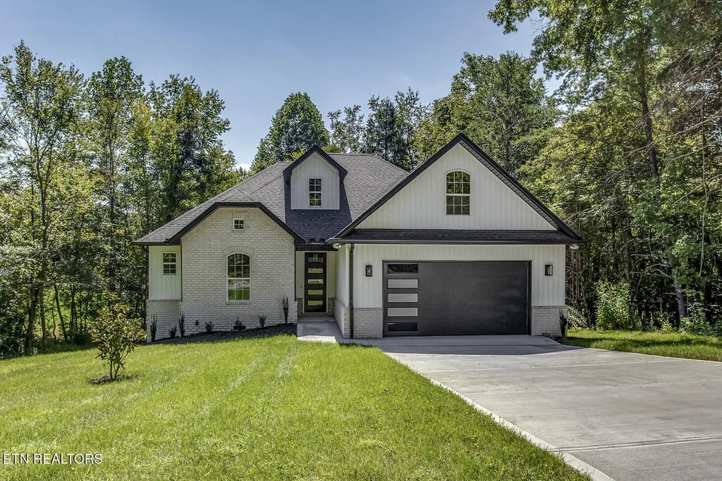 108 Oostagala Drive, Loudon