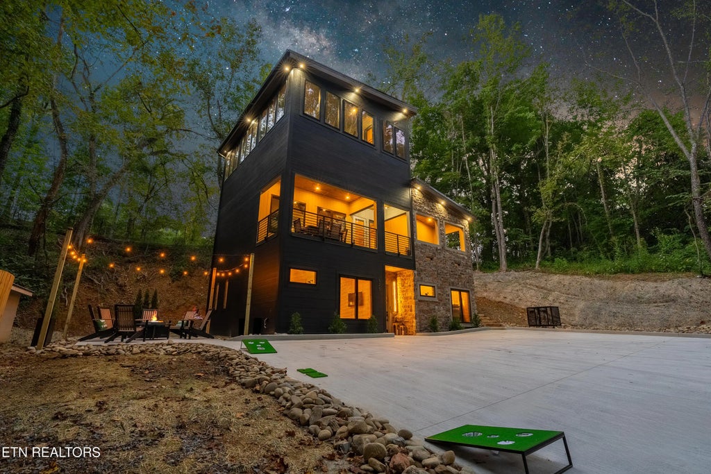 525 Mcmahan Rd, Pigeon Forge