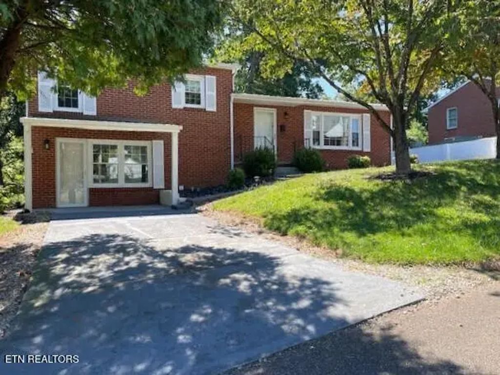 460 Ash St, Morristown