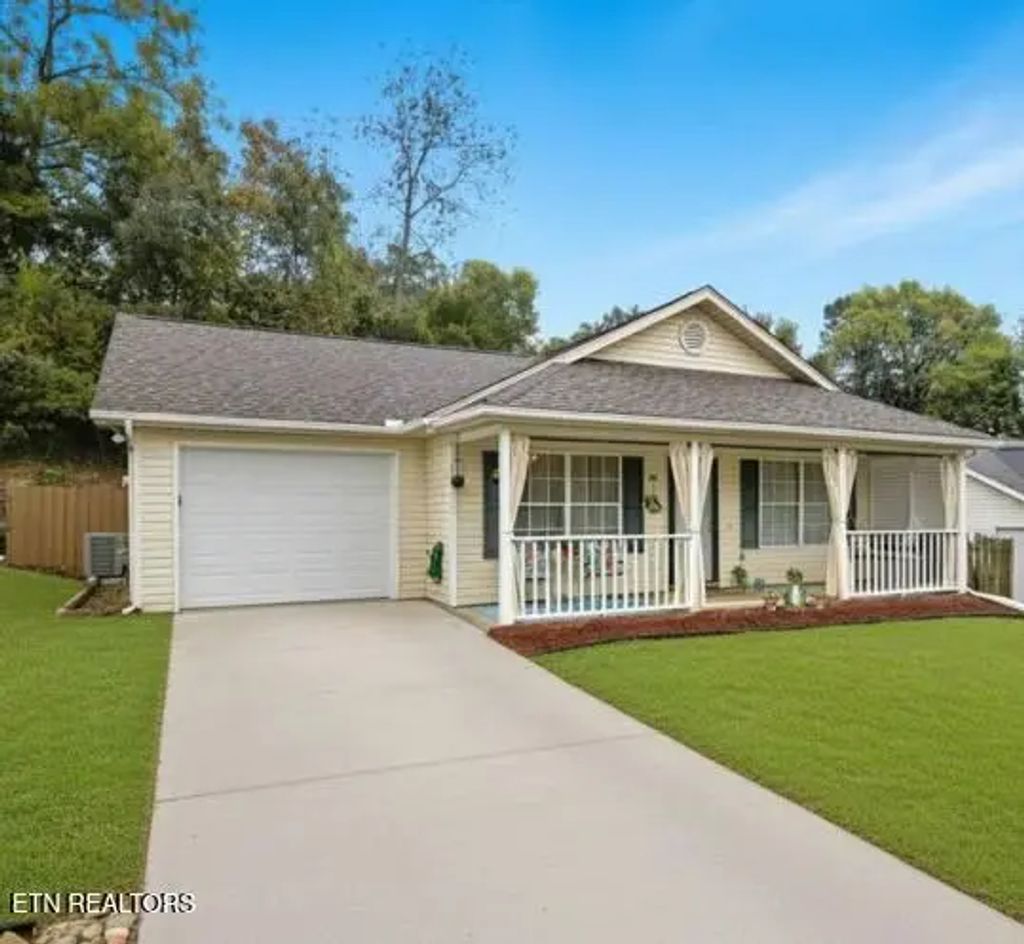 131 Emerald Court Place, Lenoir City