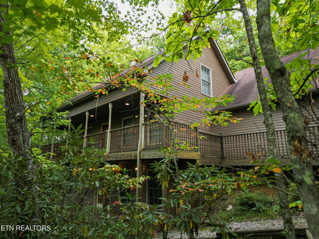 521 Jefferson Rd, Gatlinburg