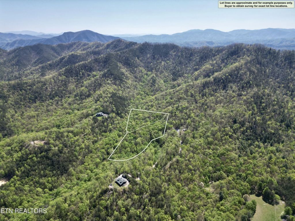 981 Critter Valley Way, Newport