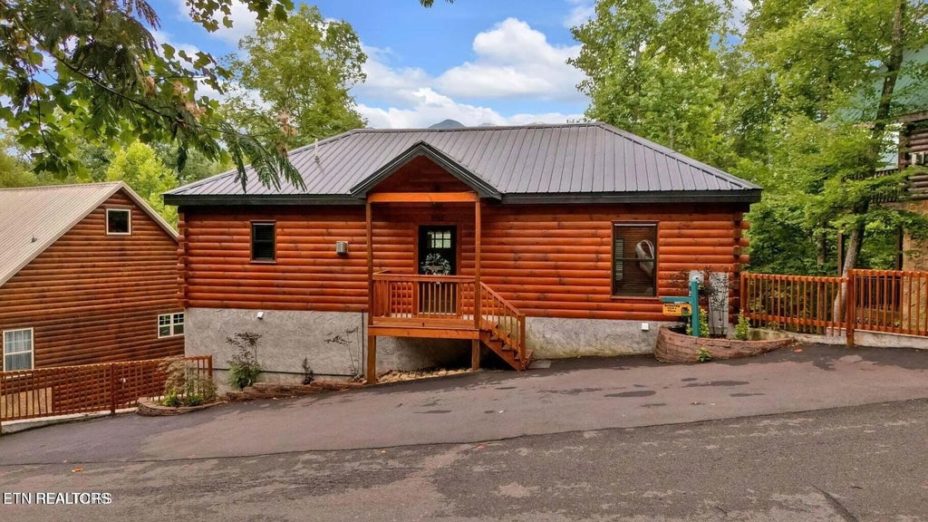 1616 Misty Hollow Way, Gatlinburg