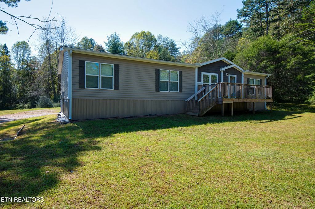 451 Shady Grove Rd, Lancing