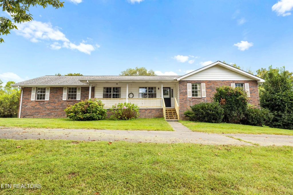 804 Chilhowee View Rd, Maryville