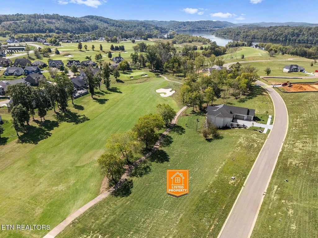 445 Mockingbird Lane, Loudon