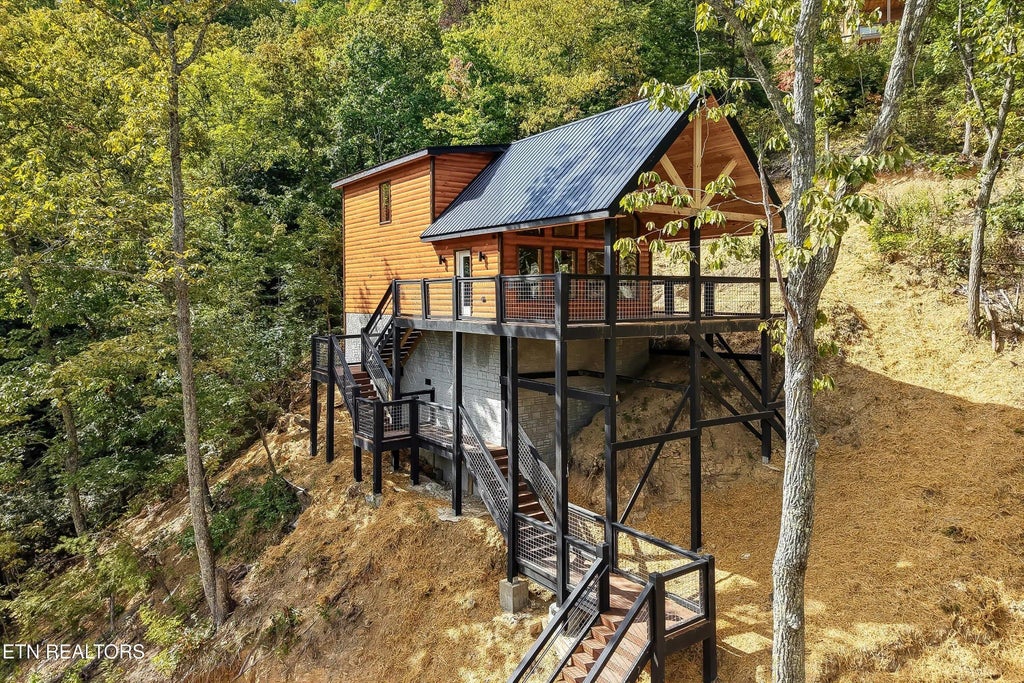 2125 Rising Fawn Way, Sevierville