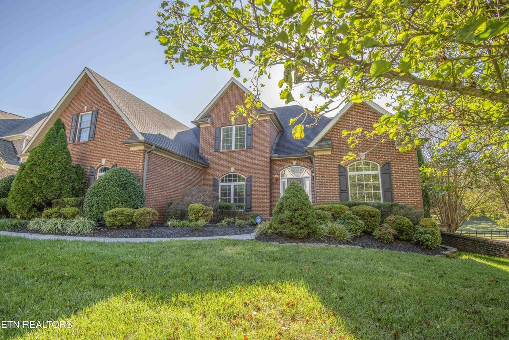 9654 Valley Woods Lane, Knoxville