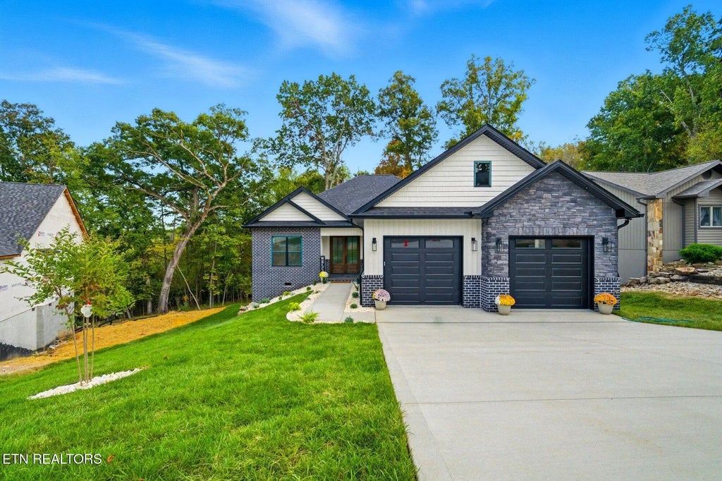 237 Ootsima Way, Loudon