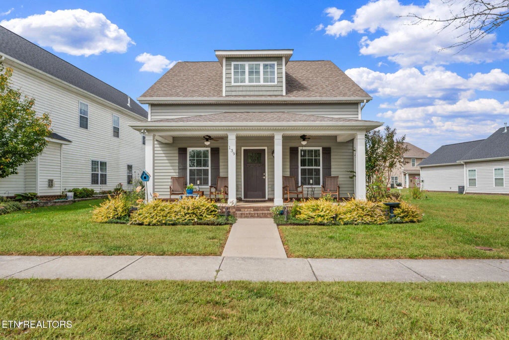 139 Hackberry St, Oak Ridge