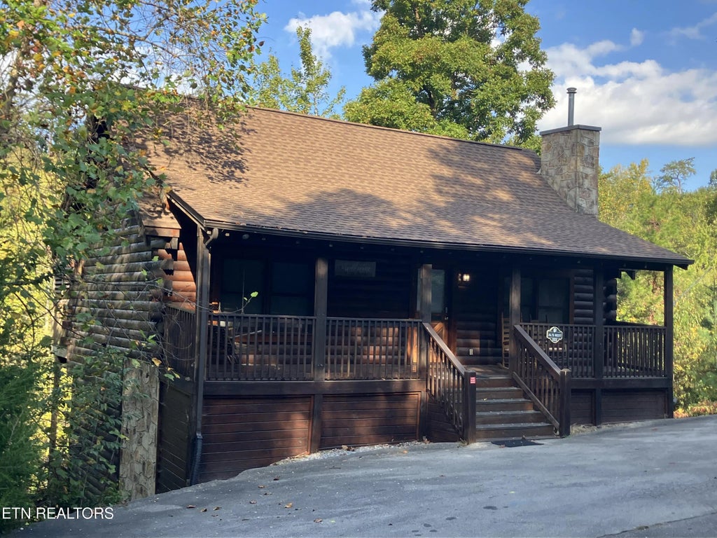 719 Golden Eagle Way, Pigeon Forge