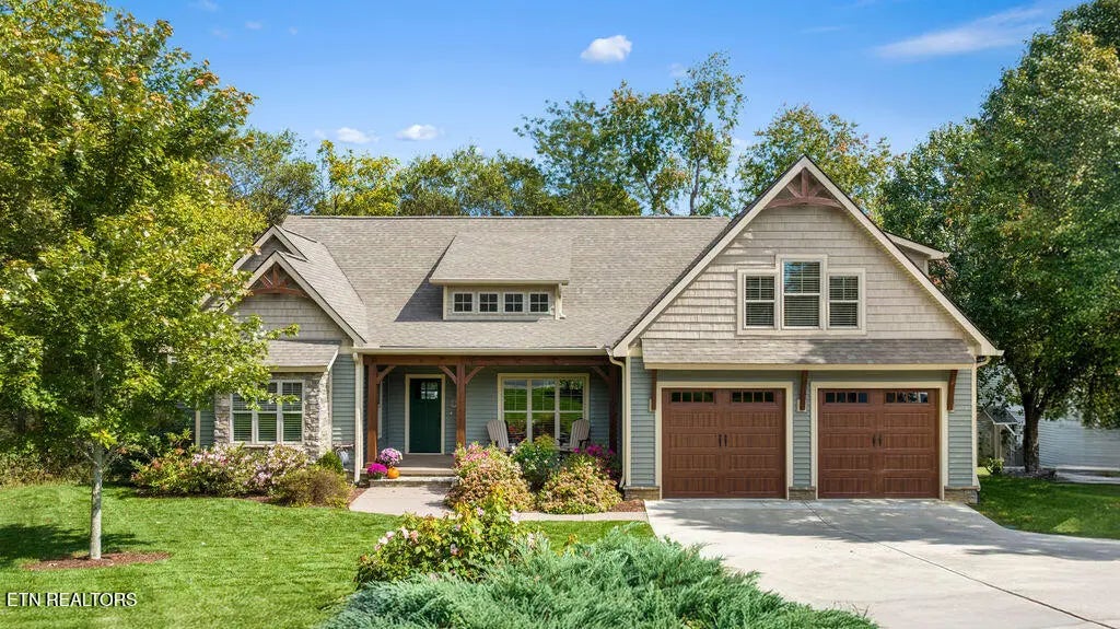 227 Amohi Way, Loudon