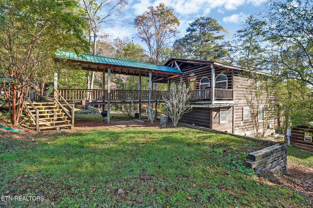 698 Boone Ridge Rd, Jamestown