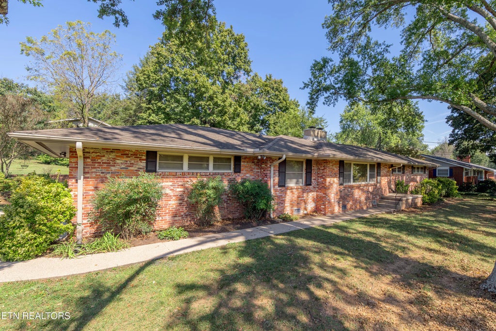 600 Churchill Rd, Knoxville