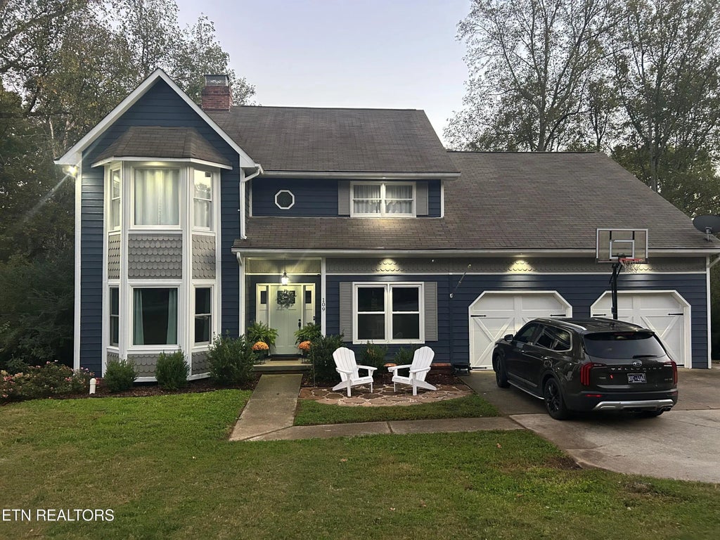 109 Mockingbird Lane, Oak Ridge