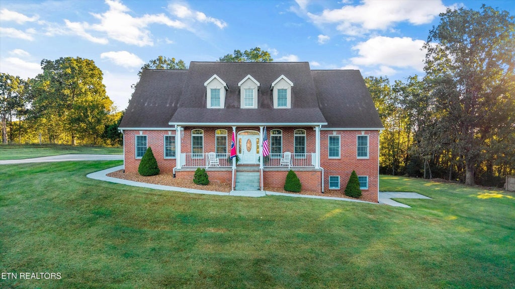 2000 Robinson Drive, Lenoir City