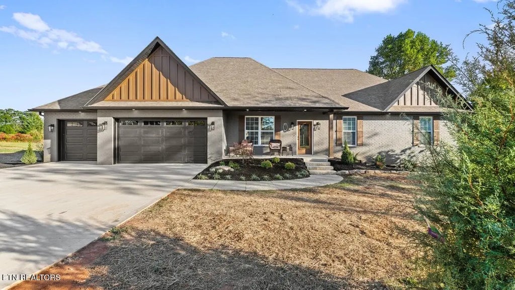 411 Peterson Lane, Maryville