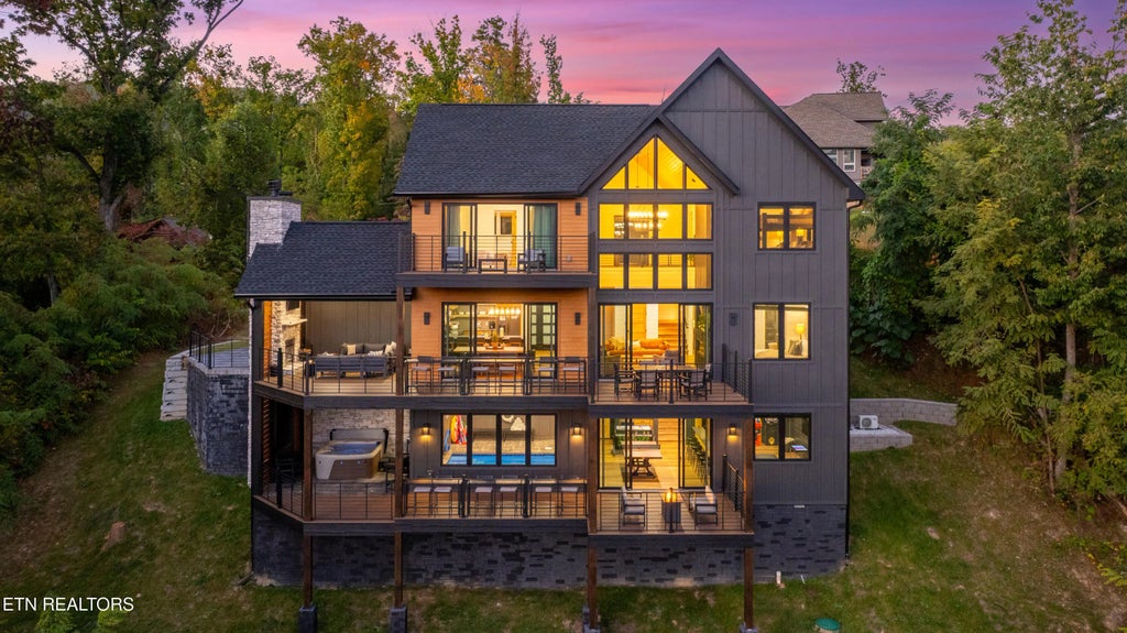 855 Deer Path Ln, Gatlinburg