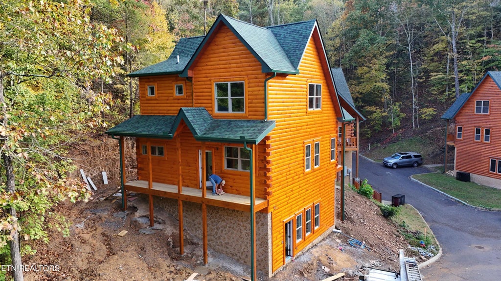 2107 Valley Creek Way, Pigeon Forge