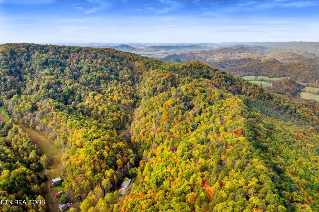Clouds Creek Rd, Rogersville