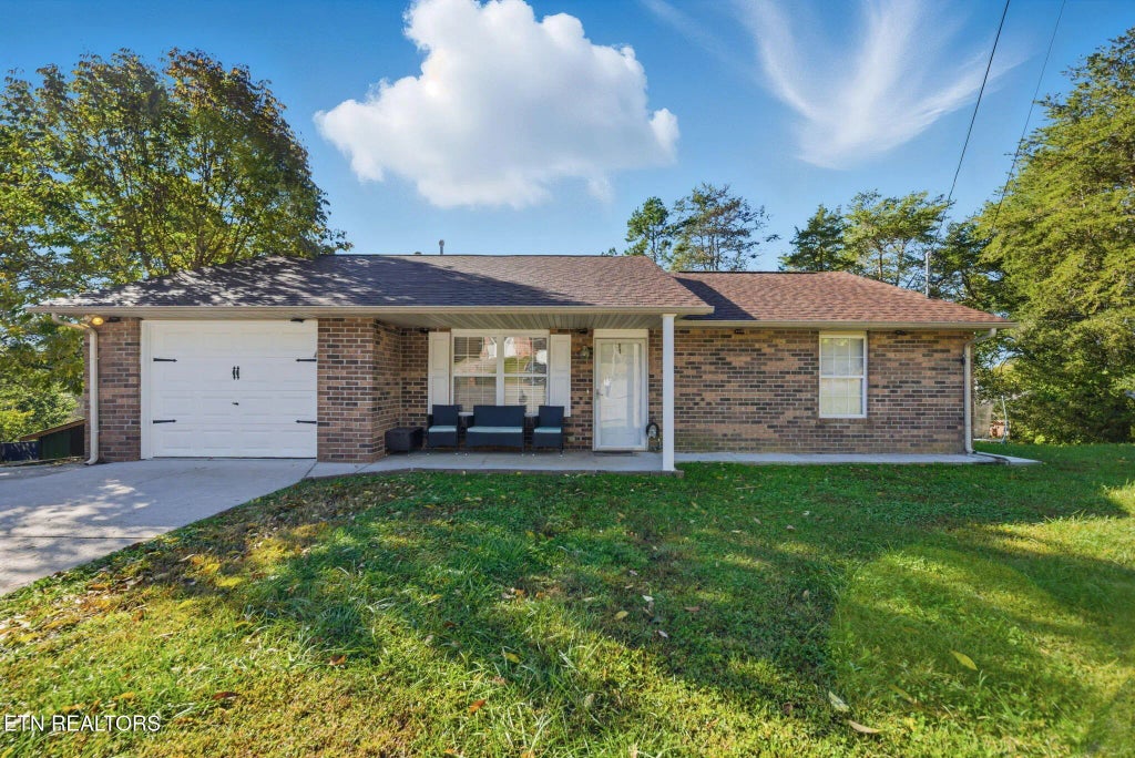 7548 Lyle Bend Lane, Knoxville