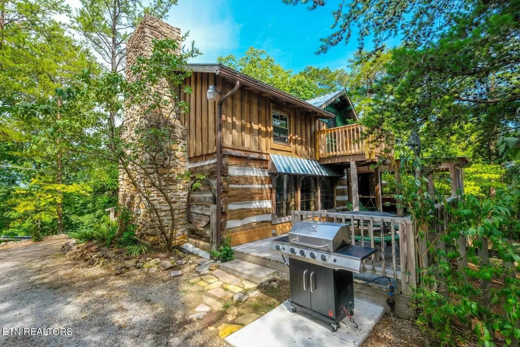 867 Lloyd Huskey Rd, Sevierville