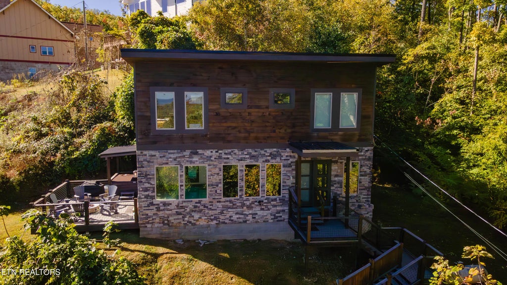 869 Chestnut Drive, Gatlinburg