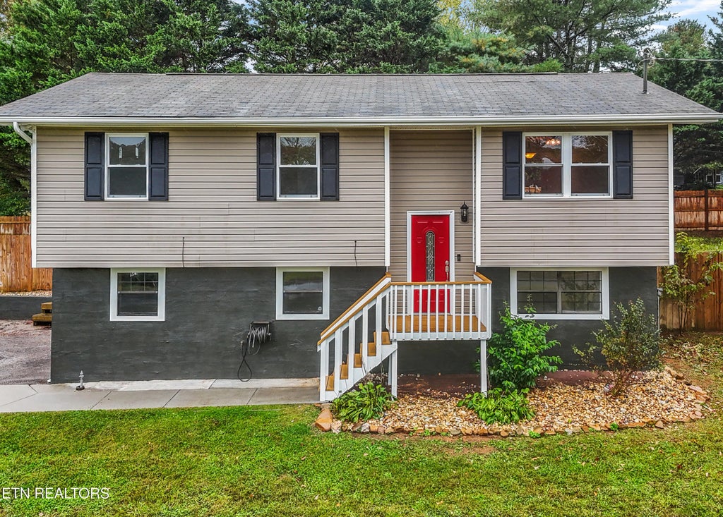 715 Winston Drive, Seymour