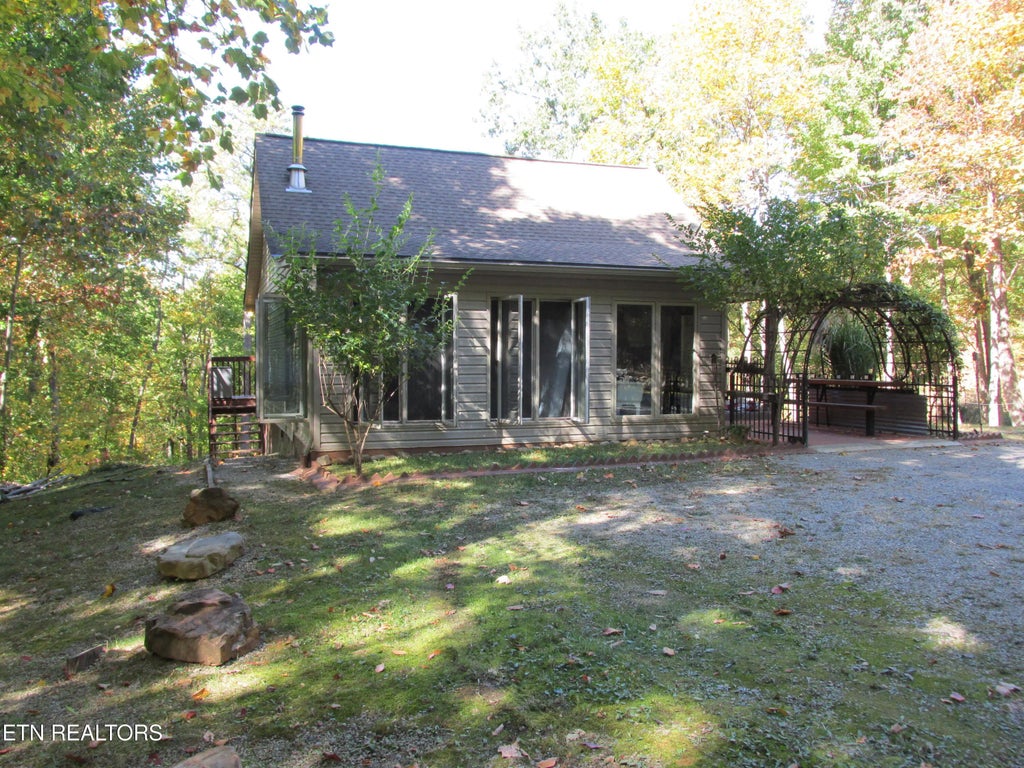 1042 Old Oliver Rd, Walland
