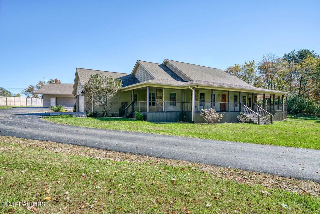 1112 Gray Eagle Drive, Crossville