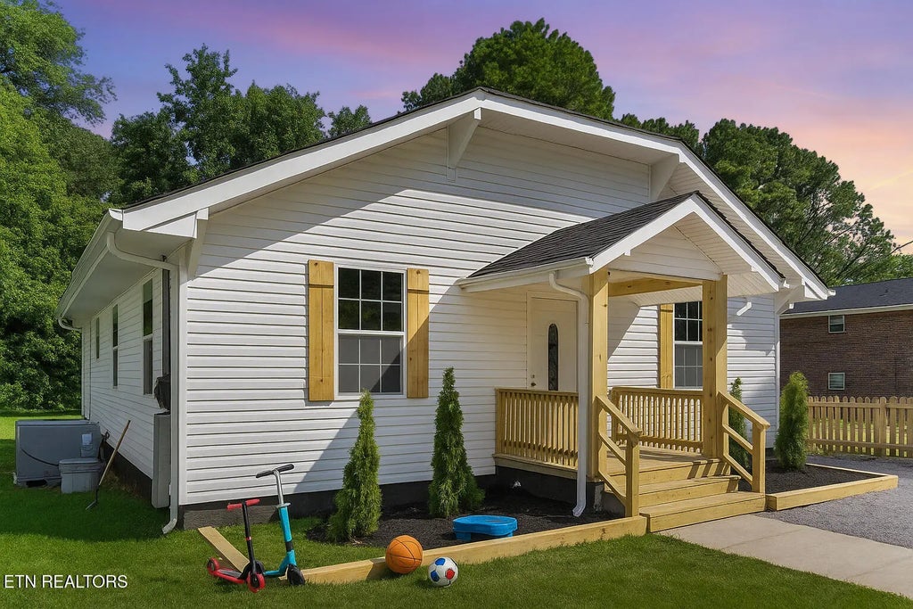 2700 Tecoma Drive, Knoxville