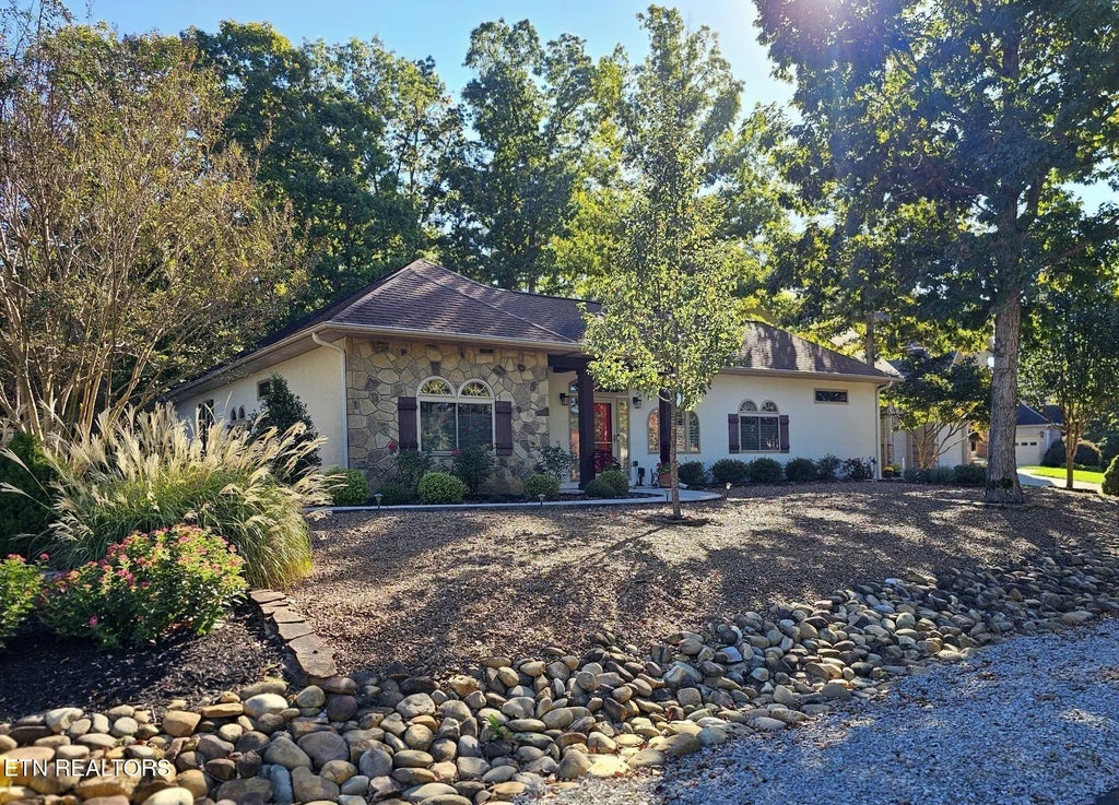 100 Okema Circle, Loudon