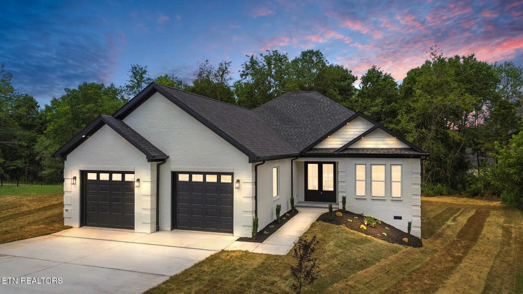 125 Ogana Way, Loudon