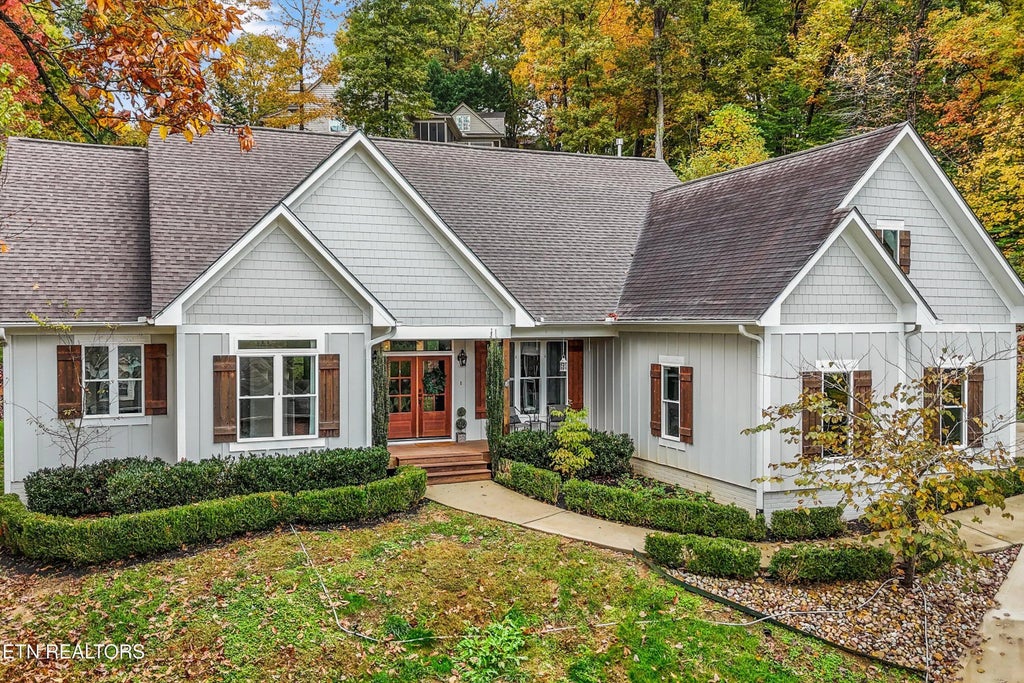 9900 Kay Meg Way, Knoxville