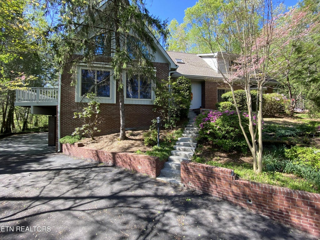 118 Mohawk Rd, Oak Ridge