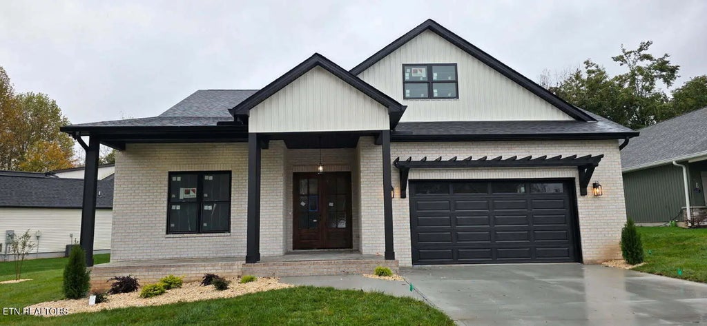 171 Tsuhdatsi Way, Loudon