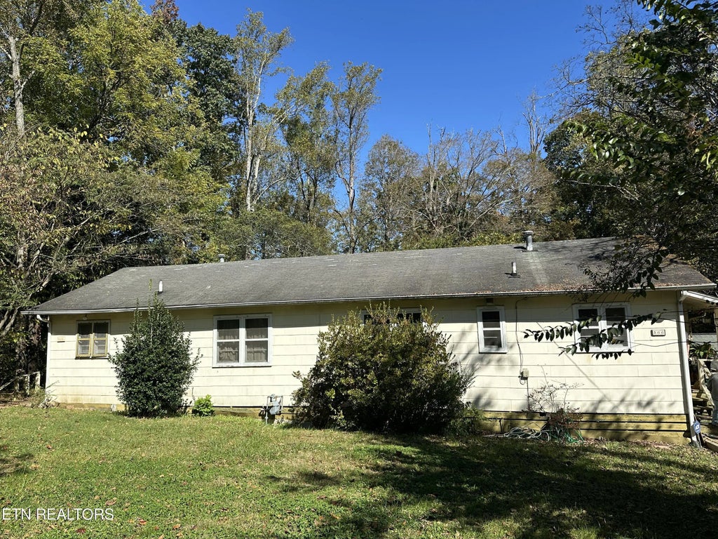 566 W Outer Drive, Oak Ridge