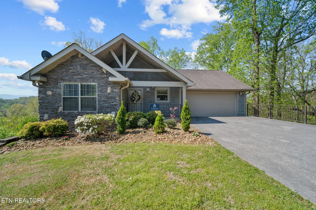 405 Maggie Mack Lane, Sevierville