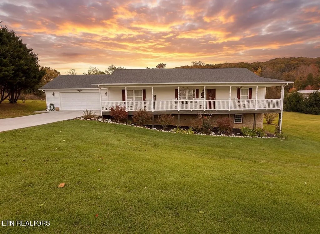 158 Sunnydale Lane, White Pine