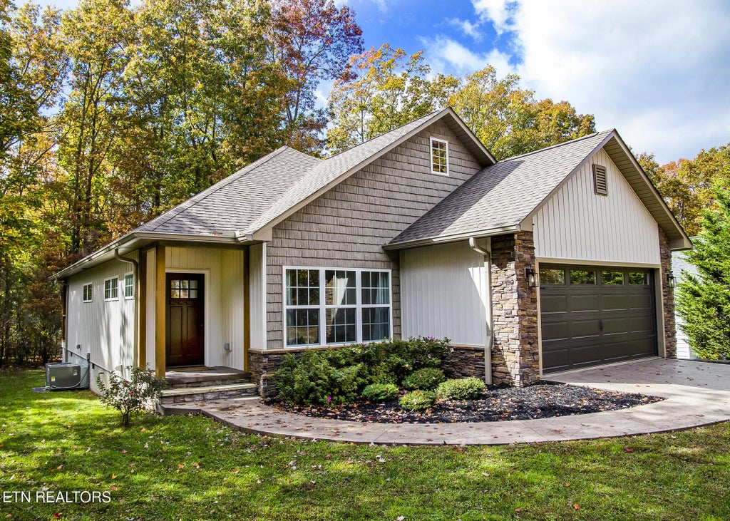 15 Hickory Cove Lane, Crossville