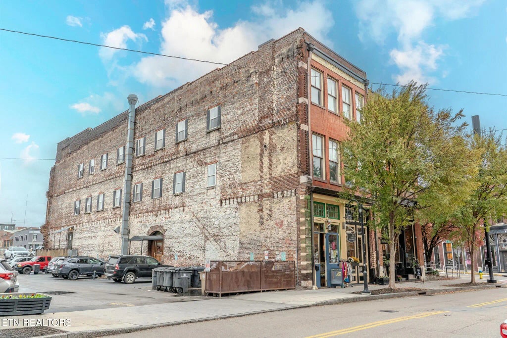 105 W Jackson Ave 2, Knoxville
