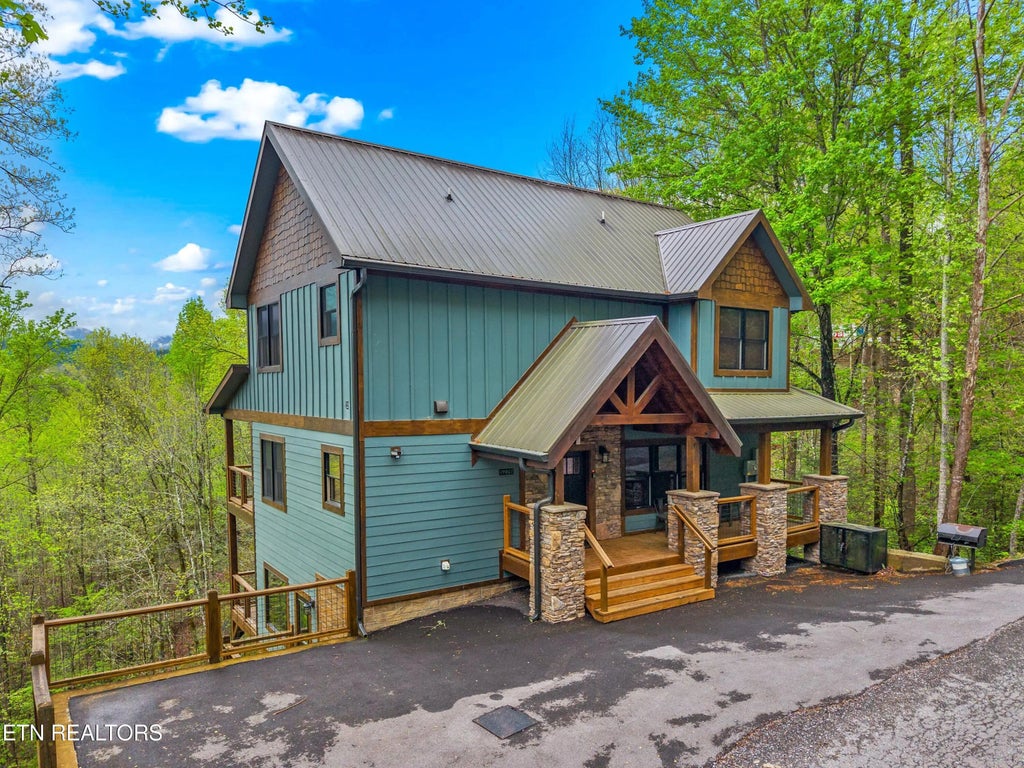 5276 Riversong Way, Sevierville
