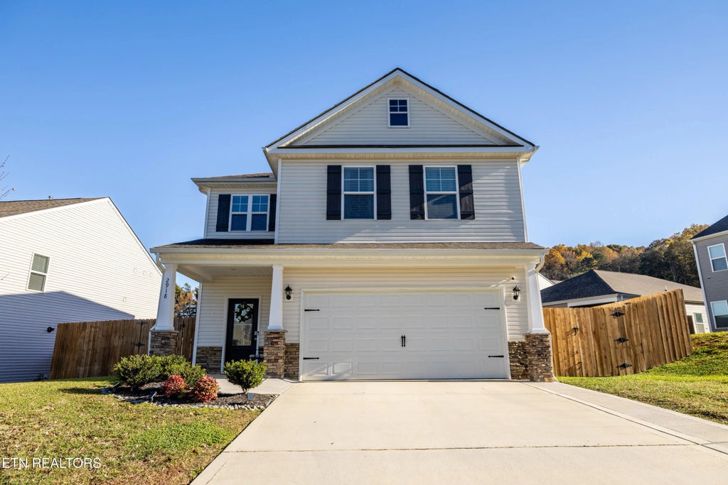 2918 Red Flame Rd, Knoxville