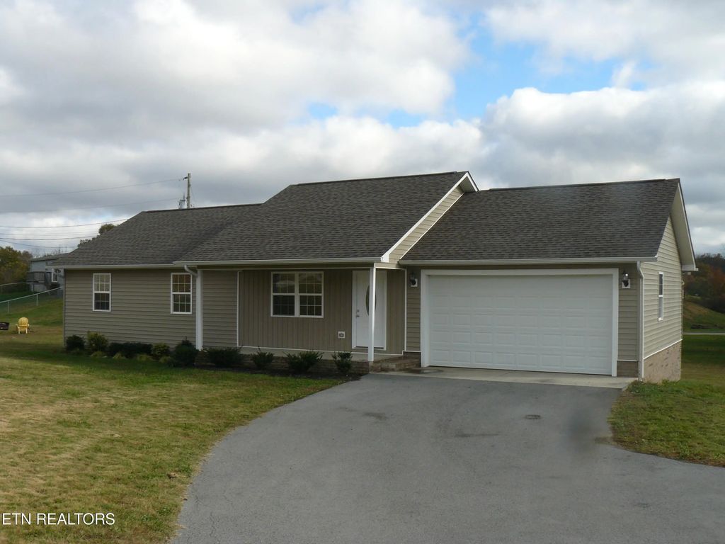 110 Cartwright Circle, Tazewell