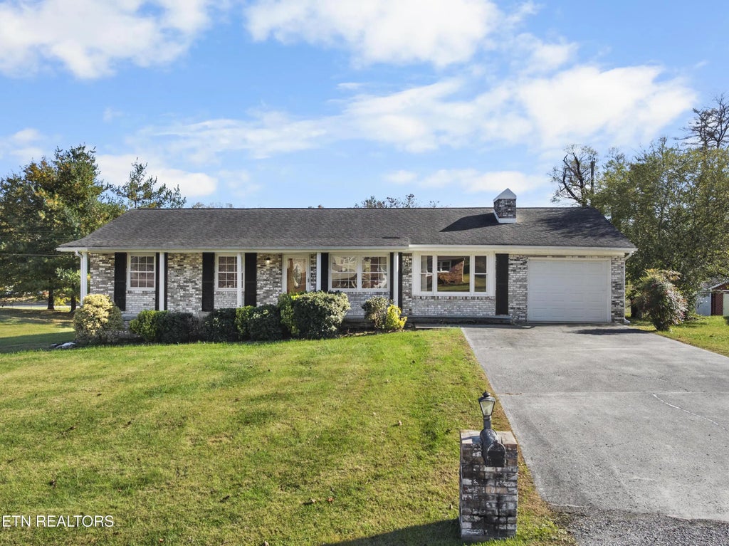 115 E Morningside Park, LaFollette